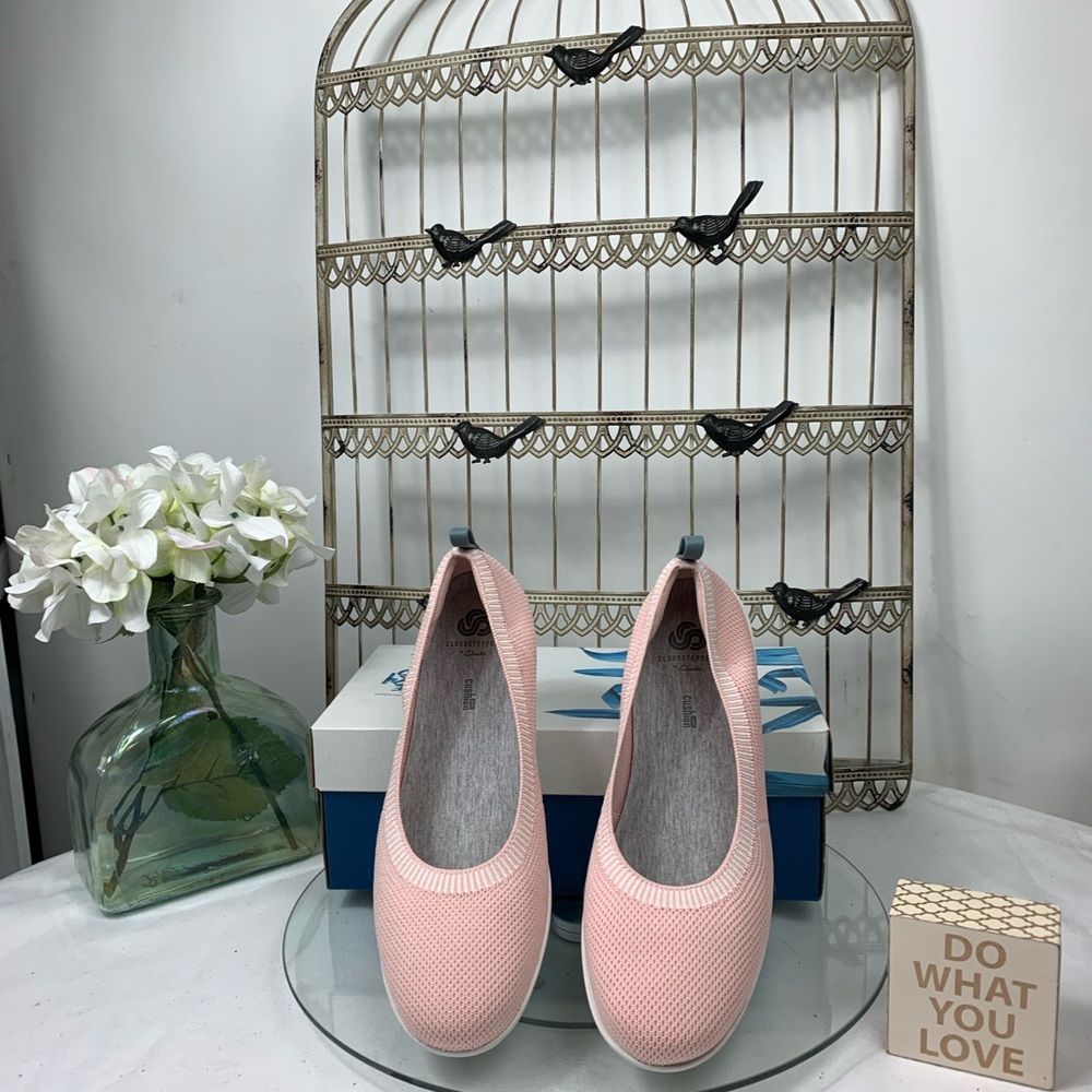 Clarks Ayla Paige Womens slip-on .size 9W.